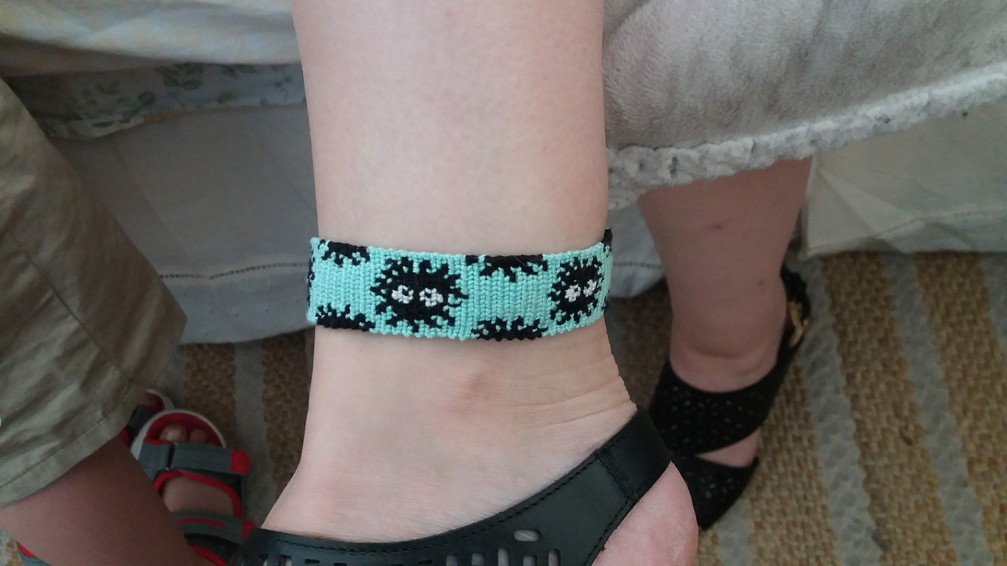 9 New Designs of Crochet Anklets For Men and Women | Anklet designs, Ankle  bracelets, Coin anklet