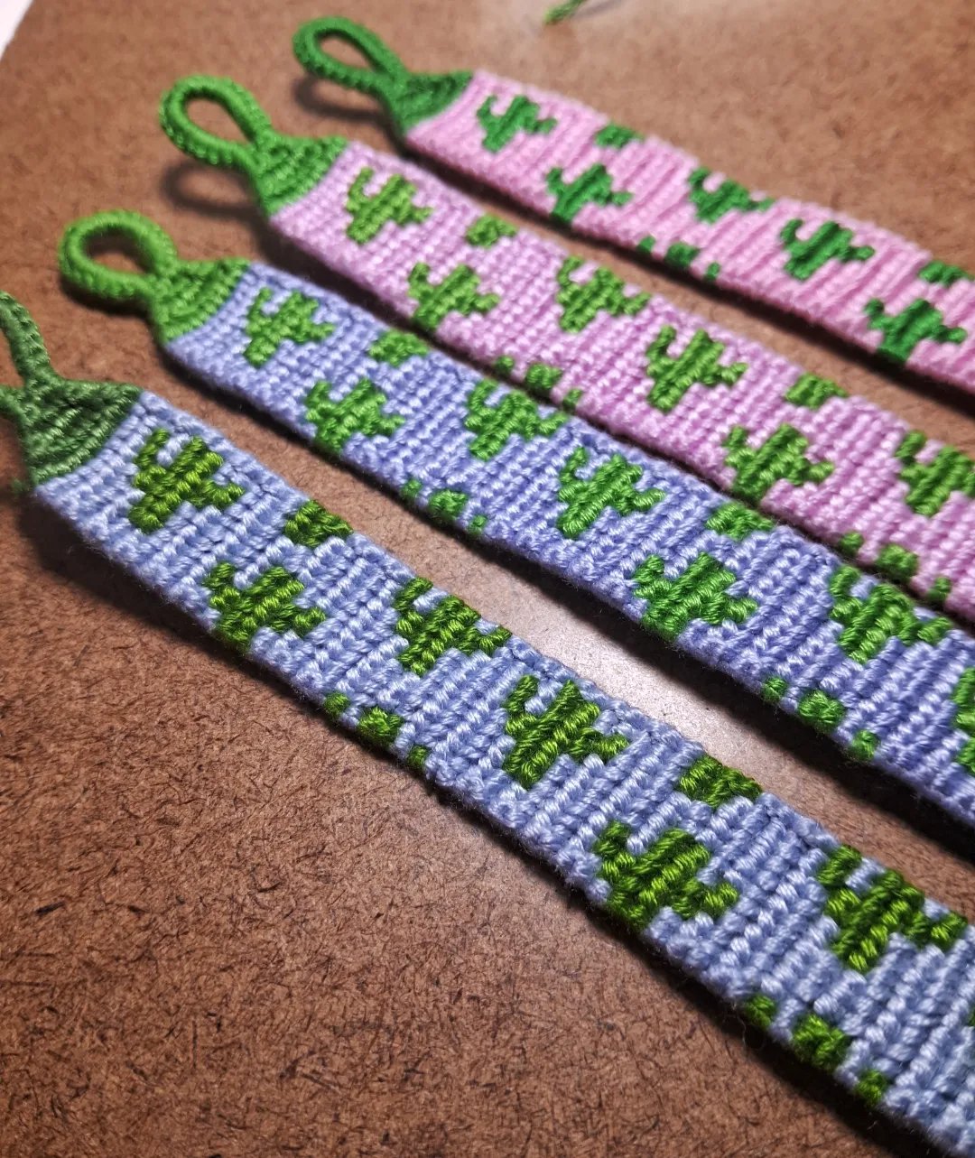 Alpha pattern 21041 BraceletBook