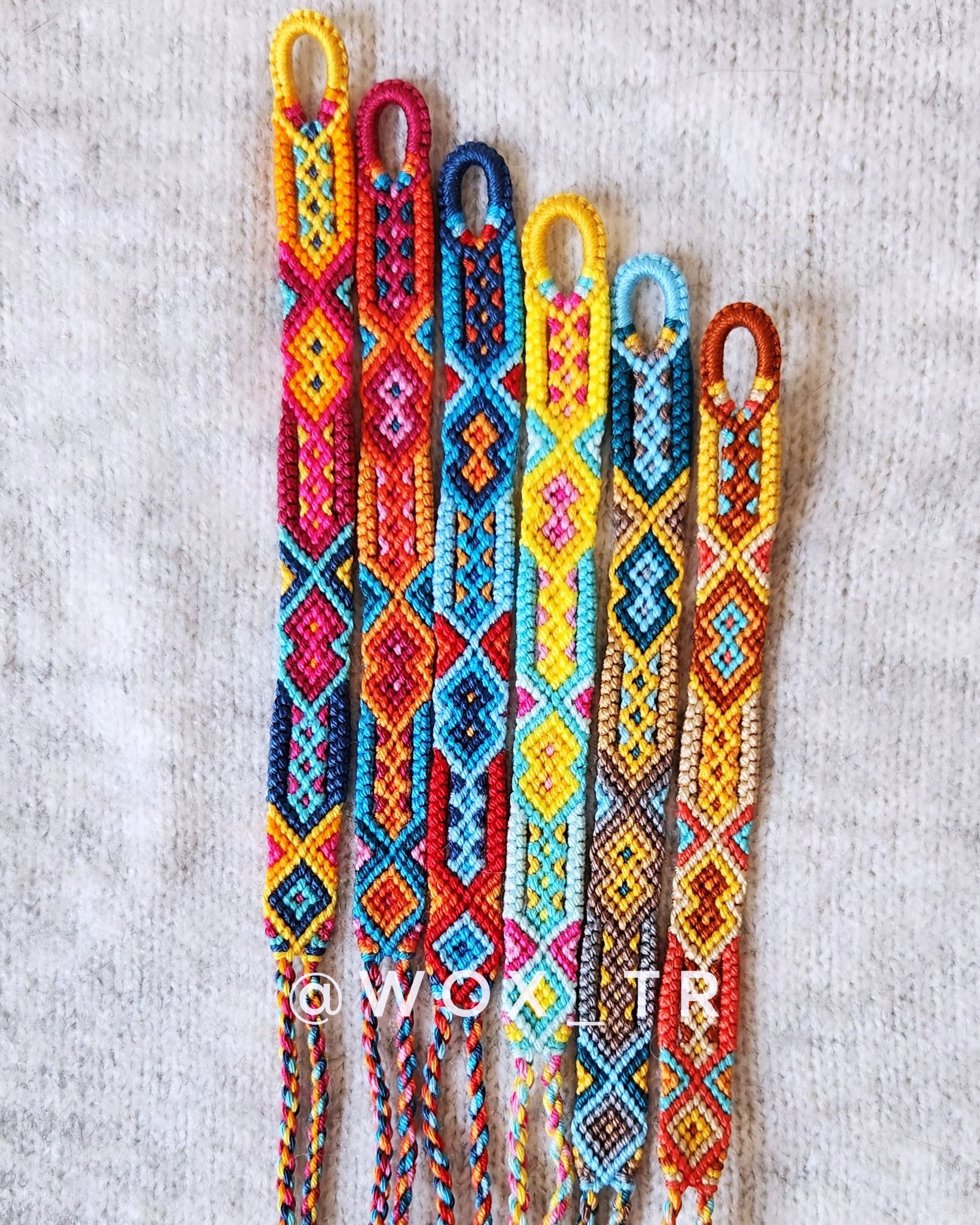 Aztec style friendship bracelet pattern best sale
