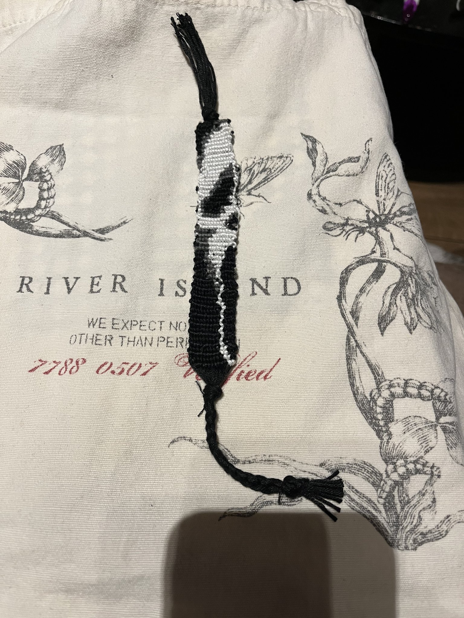 しろいあくまページ Alpha pattern #156634 | BraceletBook