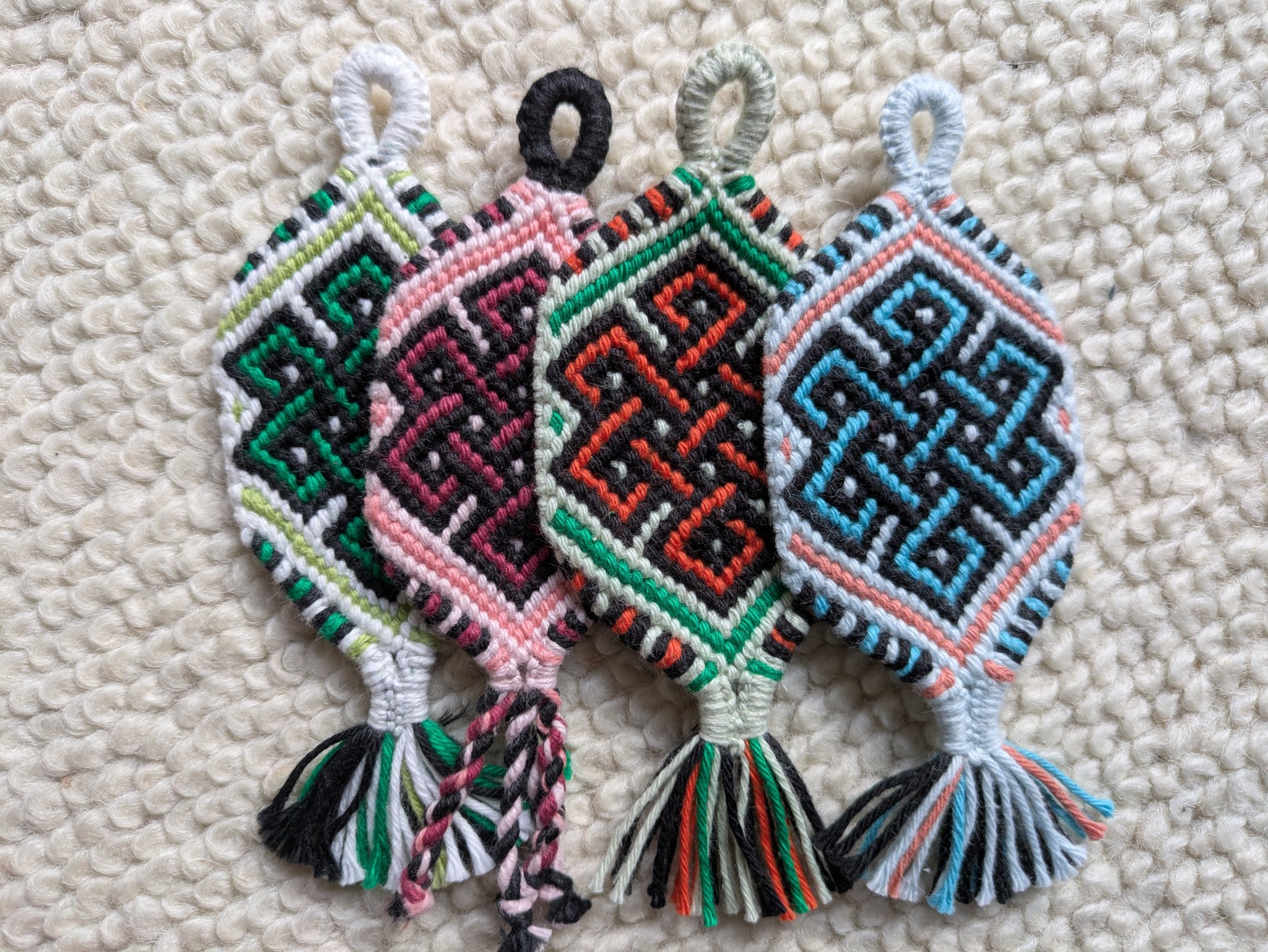 Normal pattern #32897 | BraceletBook