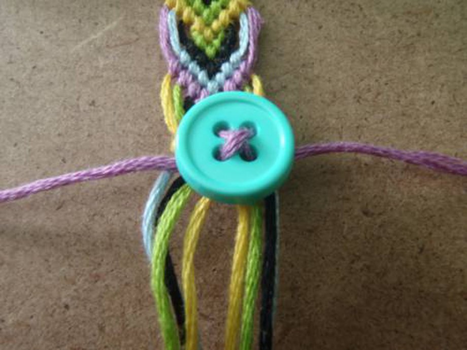 Ending bracelets with a button tutorial BraceletBook