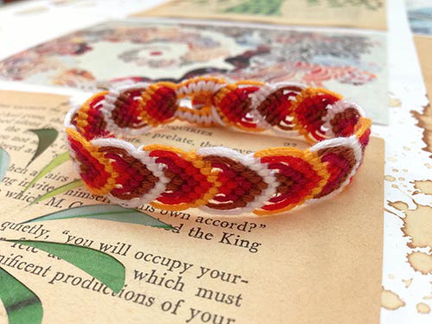 How to make the Leaves bracelet tutorial BraceletBook