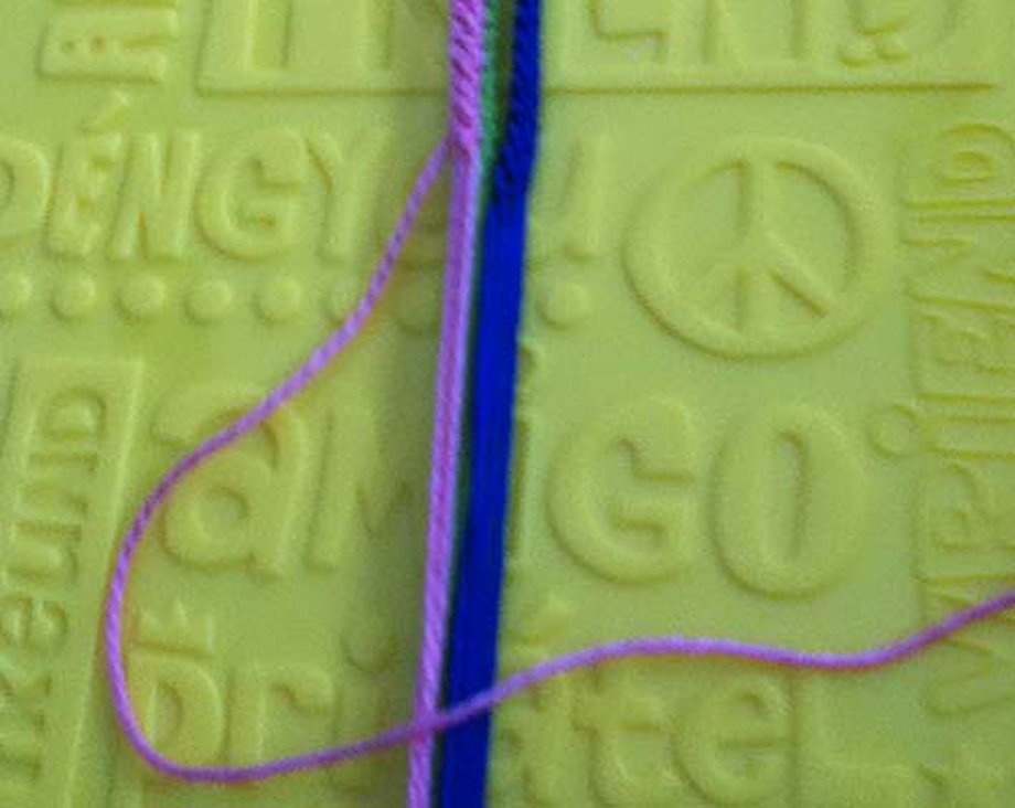 Friendship bracelet braid tutorial | BraceletBook