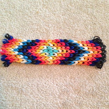 How to Make a Rainbow Loom Bracelet from an Alpha - Done