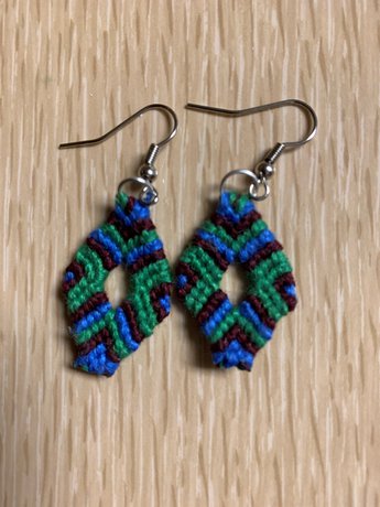 Making earrings from a shaped bracelet - Overview