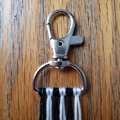 Shaped Keychain Tutorial - Even Number of Base Threads