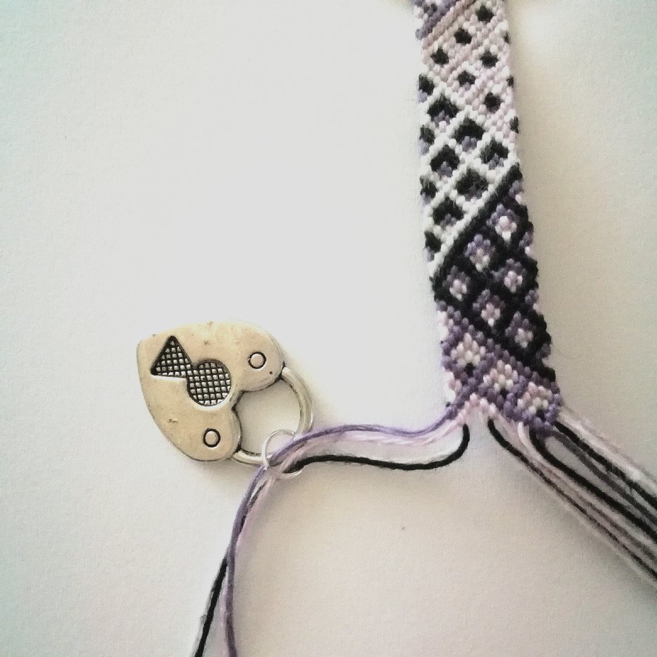 How to add charms to friendship bracelets tutorial BraceletBook