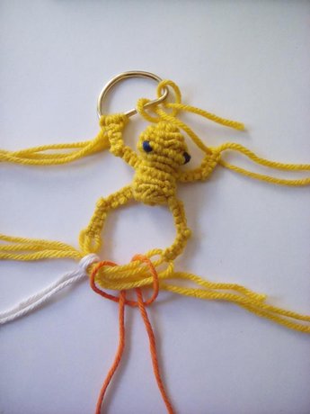 3D Macrame Frog - How to attach your frog to things