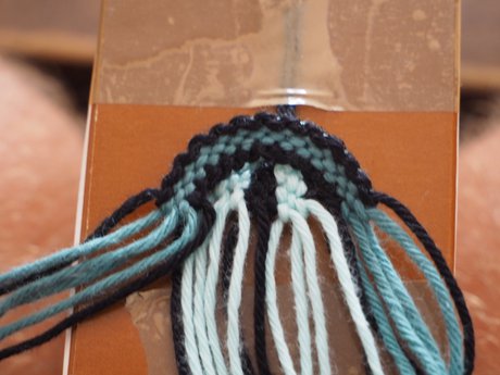 How to start/end your bracelet with an arch - Step 5