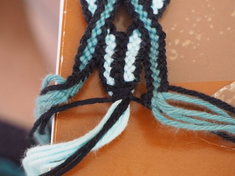 How to start/end your bracelet with an arch - Step 10