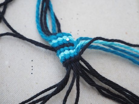 Pipe Knotting - Step 5: Rotate and repeat