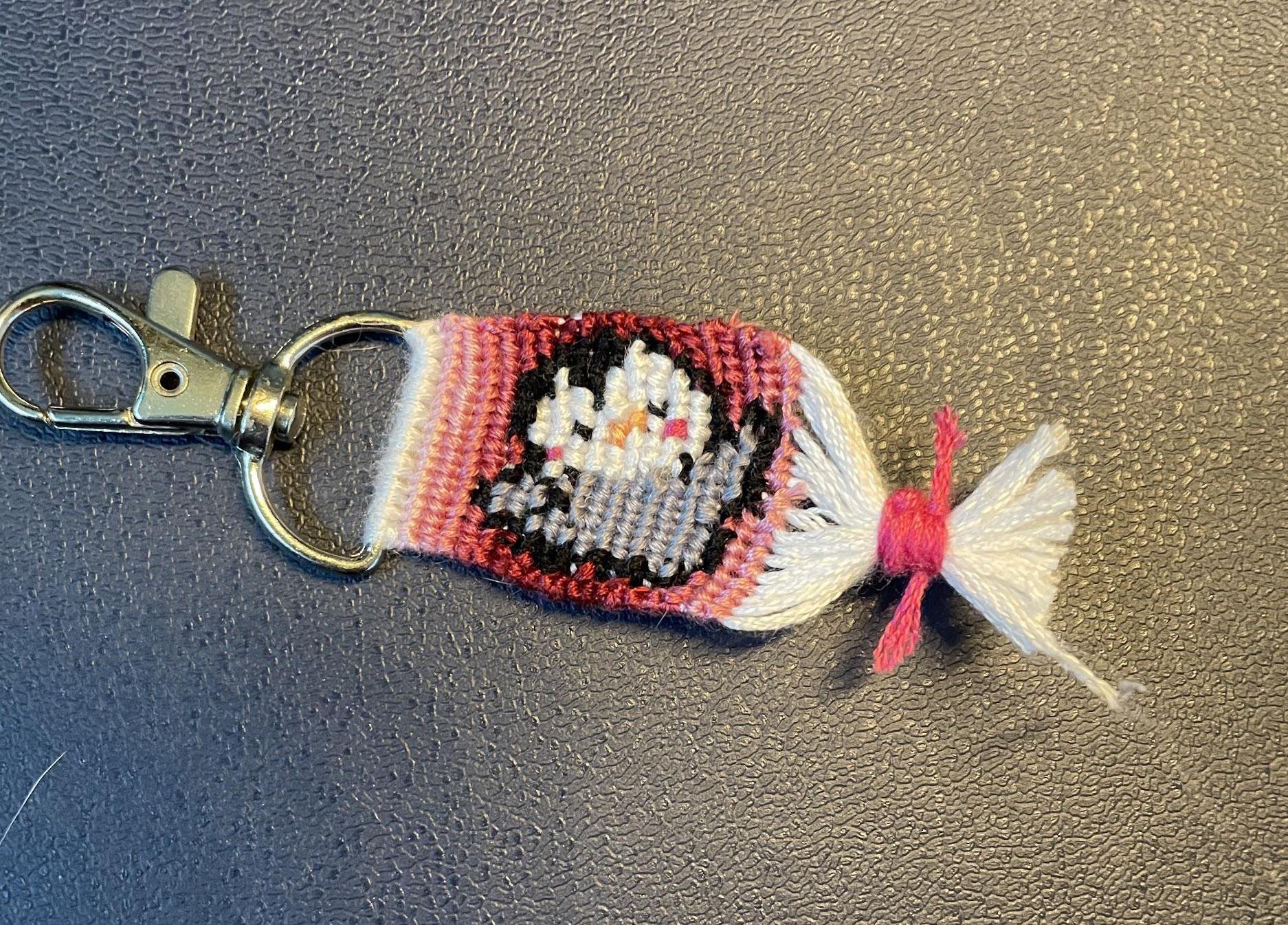 How to end an alpha keychain with square knots tutorial BraceletBook